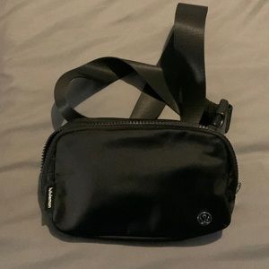 Lululemon everywhere bag
